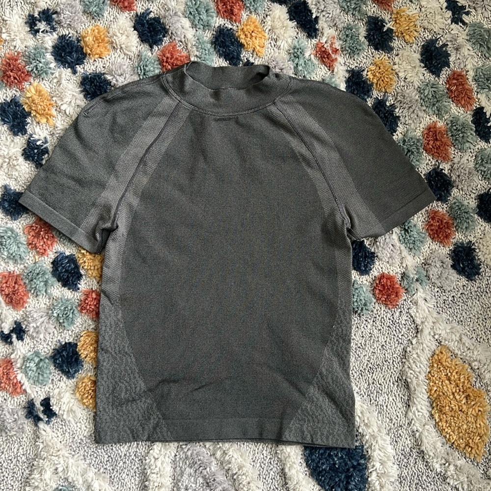 Lululemon stretchy t shirt size 2